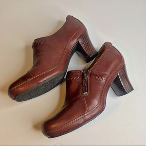 New Clarks Leather Comfort Padded Shoes Heels 6M